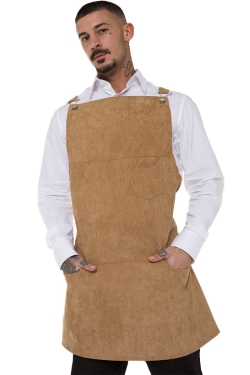 Zwei untere Taschen einer beigen Cordschürze