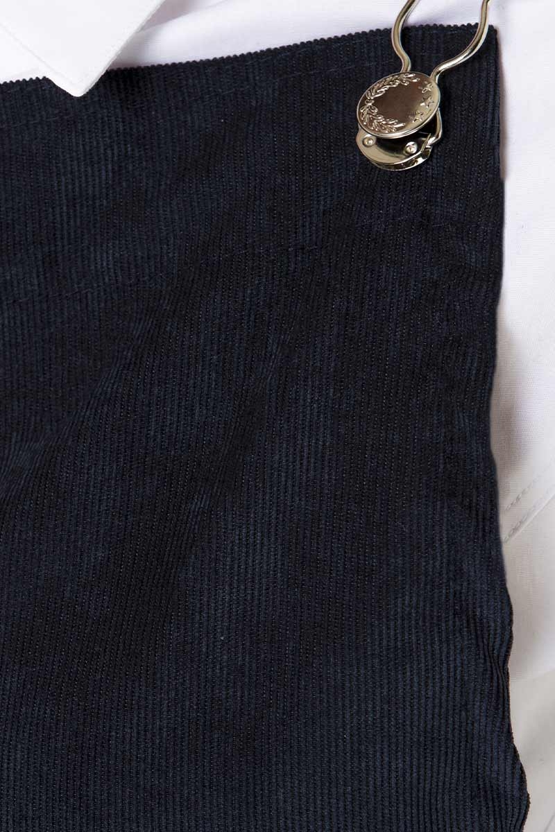 dettaglio della trama in velluto a coste blu navy