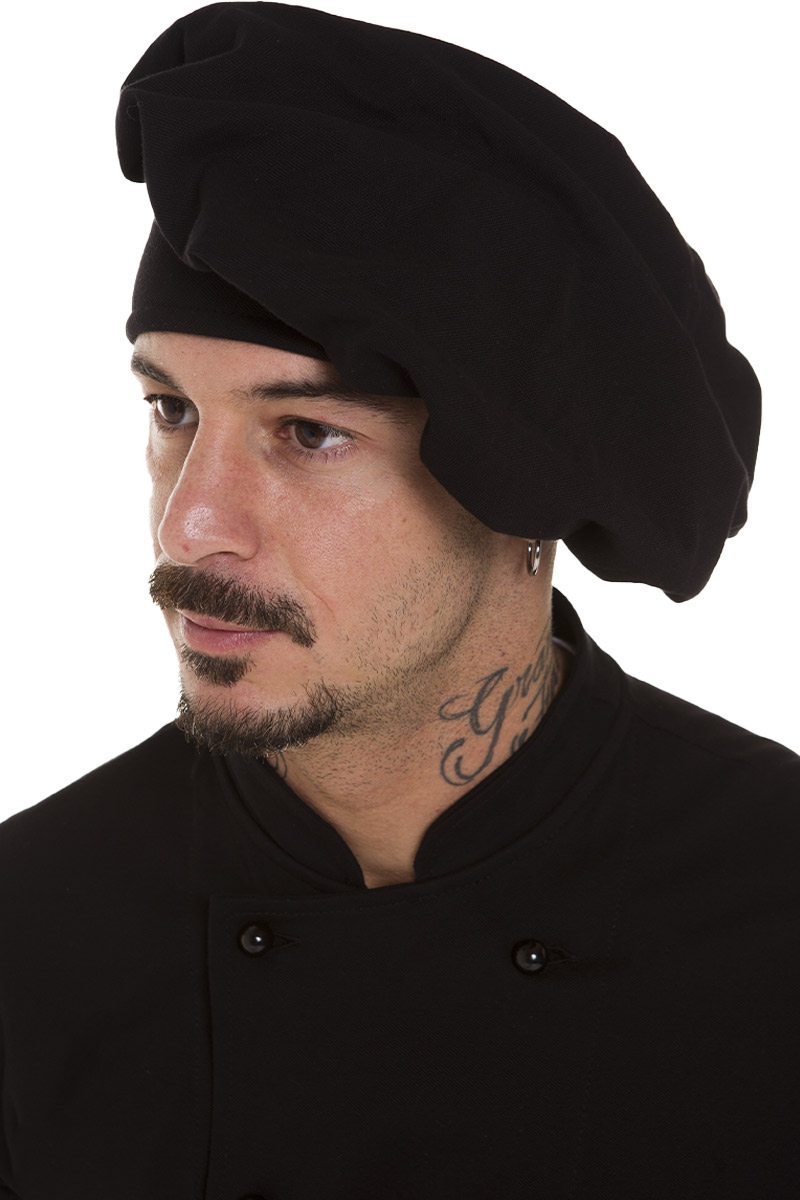 dettaglio tessuto piquet del cappello nero