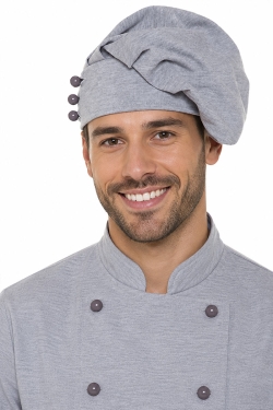 gorro de chef gris llevado por un hombre